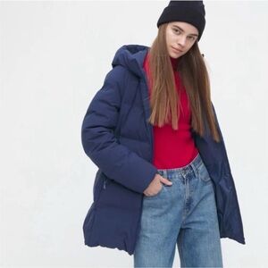 Uniqlo Seamless Down Women's Navy Puffer Jacket